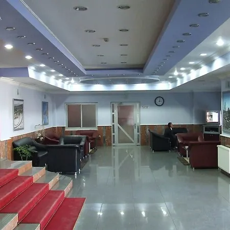 Metropolis Hotel