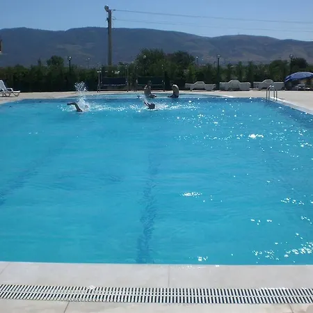 Metropolis Hotel 3*