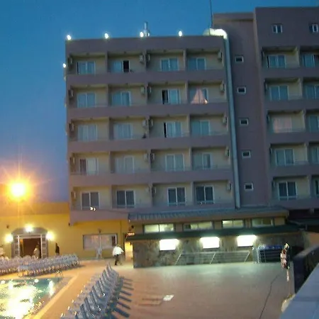 Metropolis Hotel 3*