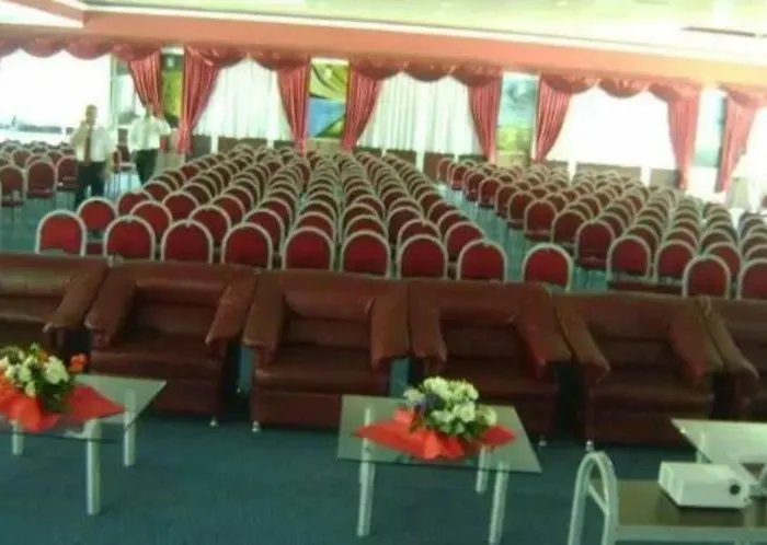 Metropolis 酒店 3*